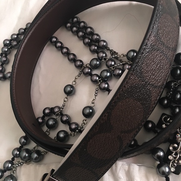 Gorgeous and totally chic in a Coach Belt! - Picture 2 of 6